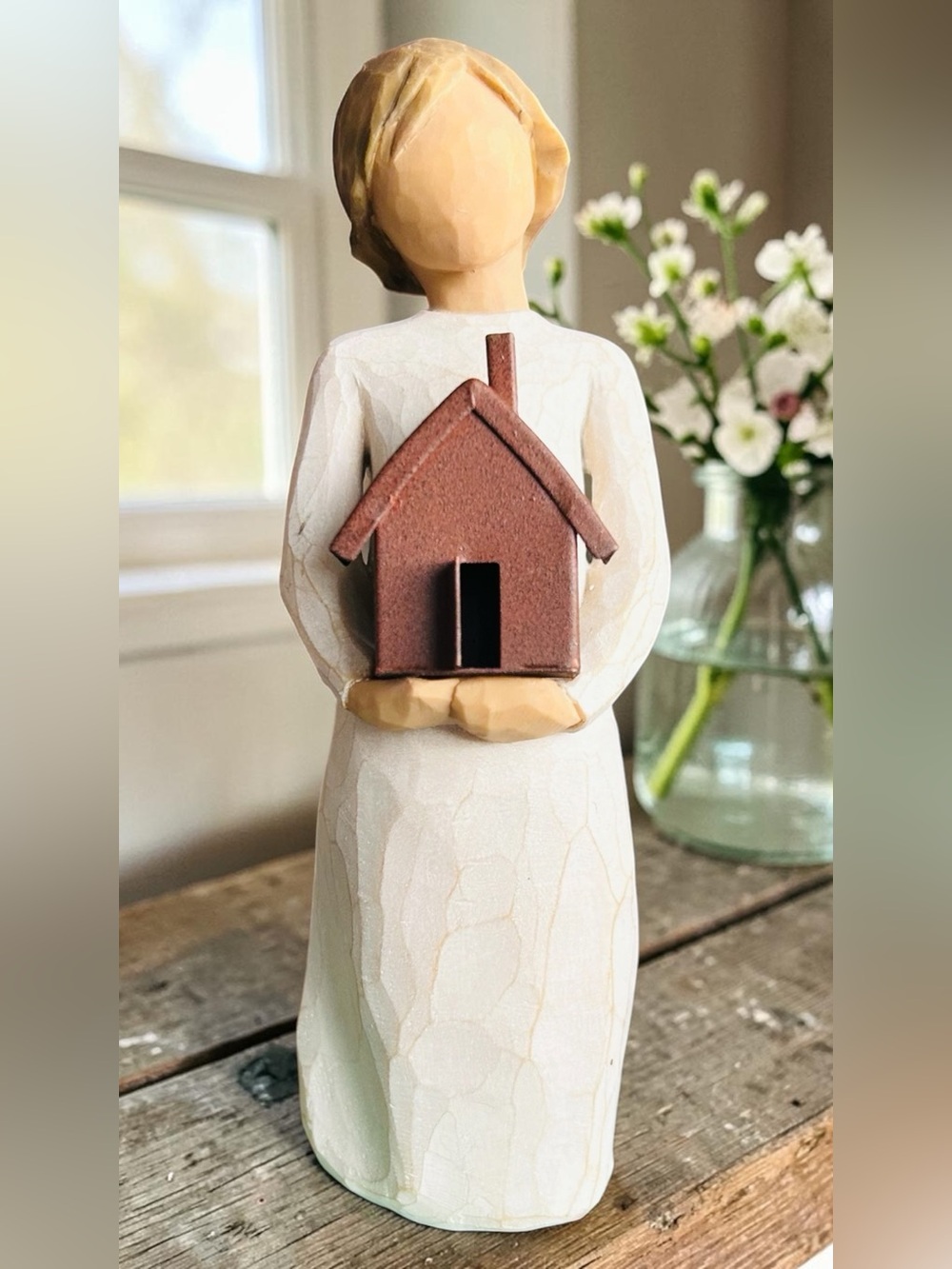 “ Mi Casa “ Willow Tree Figurine by Susan Lordi